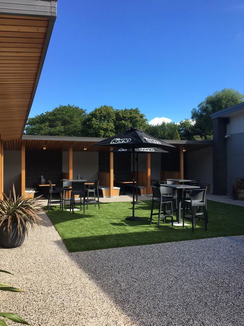 Risdon Brook Hotel - Accommodation Whitsundays 5