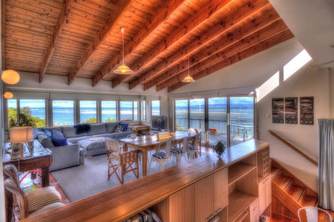 The Strand ~ On The Edge Of The Beach - Accommodation Whitsundays 3