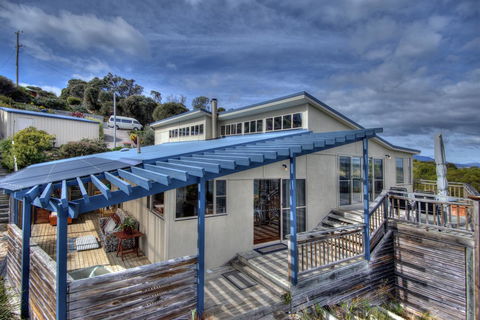 The Strand ~ On The Edge Of The Beach - Accommodation Whitsundays 8