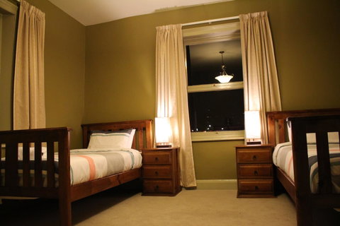 The Tasmanian Inn - Accommodation Whitsundays 39