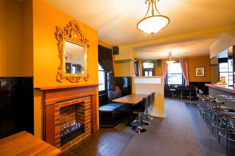 The Tasmanian Inn - Accommodation Whitsundays 36