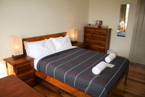 The Tasmanian Inn - Accommodation Whitsundays 17