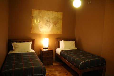 The Tasmanian Inn - Accommodation Whitsundays 10