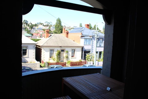 The Tasmanian Inn - Accommodation Whitsundays 26