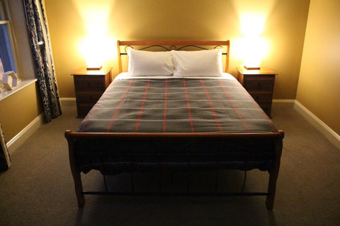 The Tasmanian Inn - Accommodation Whitsundays 9