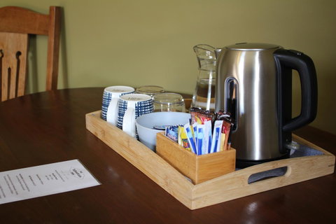 The Tasmanian Inn - Accommodation Whitsundays 18