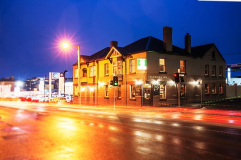 The Tasmanian Inn - Accommodation Whitsundays 0
