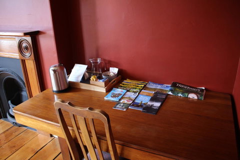 The Tasmanian Inn - Accommodation Whitsundays 19
