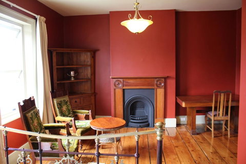 The Tasmanian Inn - Accommodation Whitsundays 30