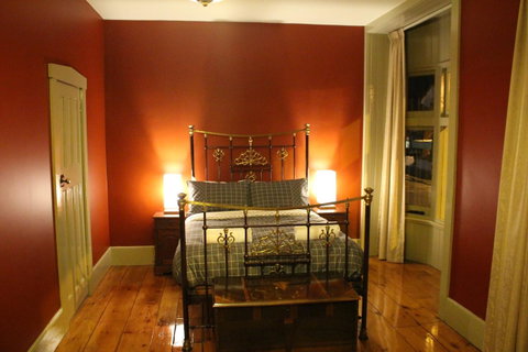 The Tasmanian Inn - Accommodation Whitsundays 40