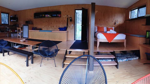 BAY OF FIRES ECO HUT Off Grid Experience At Binalong Bay - Accommodation Whitsundays 8
