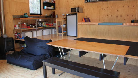 BAY OF FIRES ECO HUT Off Grid Experience At Binalong Bay - Accommodation Whitsundays 6