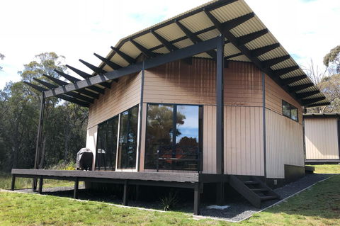 BAY OF FIRES ECO HUT Off Grid Experience At Binalong Bay - Accommodation Whitsundays 0