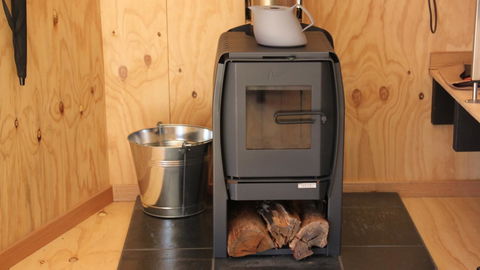 BAY OF FIRES ECO HUT Off Grid Experience At Binalong Bay - Accommodation Whitsundays 16