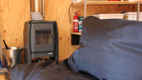 BAY OF FIRES ECO HUT Off Grid Experience At Binalong Bay - Accommodation Whitsundays 7