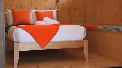 BAY OF FIRES ECO HUT Off Grid Experience At Binalong Bay - Accommodation Whitsundays 3