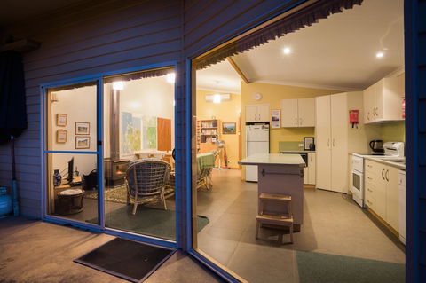 Arthur Riverfront And Sea Lodge Downstream - Accommodation Whitsundays 9