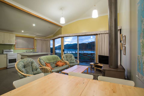 Arthur Riverfront And Sea Lodge Downstream - Accommodation Whitsundays 0