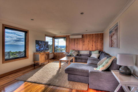 Blue Waves - Accommodation Whitsundays 2