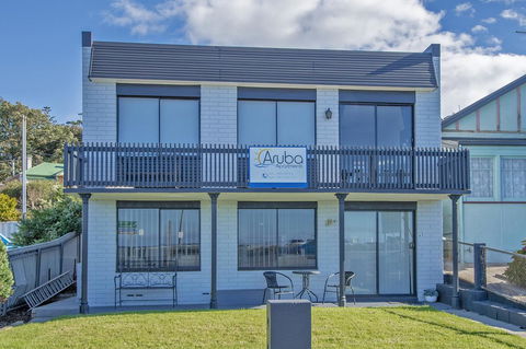 Aruba Apartments - Accommodation Whitsundays 2