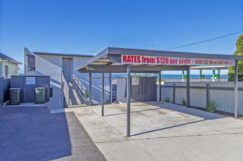 Aruba Apartments - Accommodation Whitsundays 4