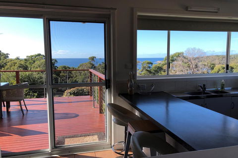BAY OF FIRES SEACHANGE Ocean Frontage - Accommodation Whitsundays 3