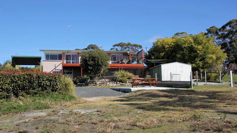 BAY OF FIRES SEACHANGE Ocean Frontage - Accommodation Whitsundays 30