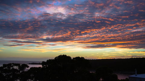 BAY OF FIRES SEACHANGE Ocean Frontage - Accommodation Whitsundays 17