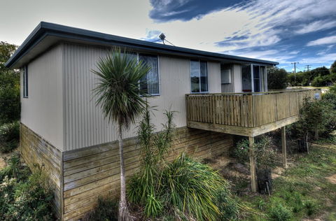 Ar Lan Y Mor - Accommodation Whitsundays 8