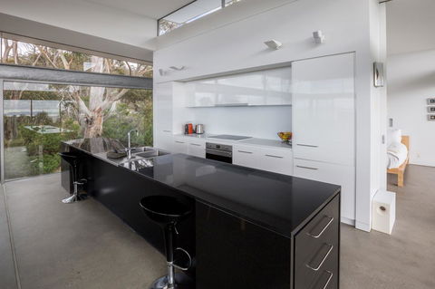 Avalon Coastal Retreat - Accommodation Whitsundays 13