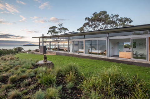 Avalon Coastal Retreat - Accommodation Whitsundays 0