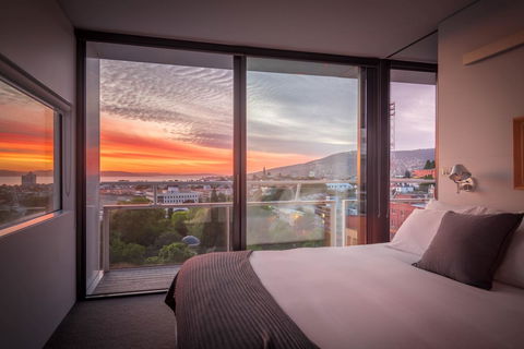 Avalon City Retreat - Accommodation Whitsundays 9