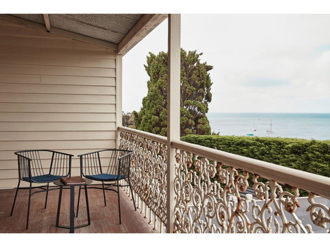 Hotel Sorrento - Accommodation Whitsundays 1