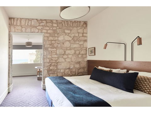 Hotel Sorrento - Accommodation Whitsundays 10