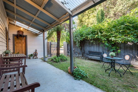 Avalon House - Accommodation Whitsundays 32