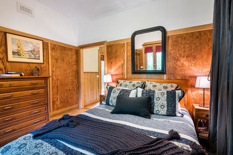 Avalon House - Accommodation Whitsundays 2