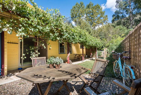 Avalon House - Accommodation Whitsundays 6