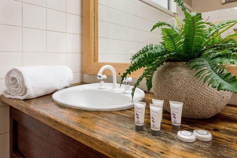 Avalon House - Accommodation Whitsundays 38