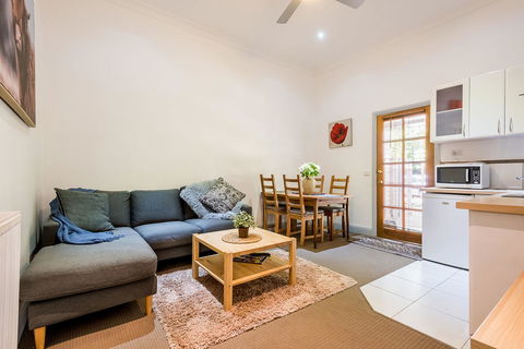 Avalon House - Accommodation Whitsundays 18