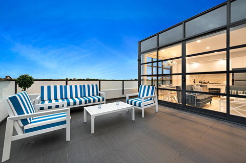 The Hamptons Apartments - St Kilda - Accommodation Whitsundays 3