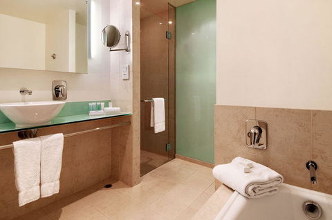 PARKROYAL Melbourne Airport - Accommodation Whitsundays 42