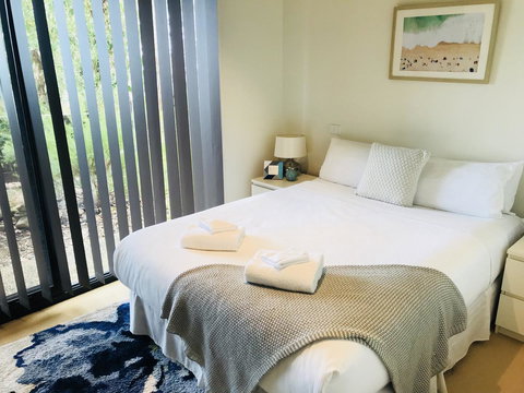 Ocean View Treetops Retreat - Accommodation Whitsundays 2