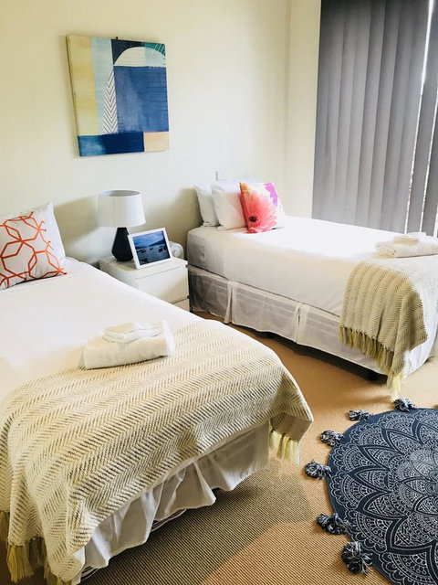 Ocean View Treetops Retreat - Accommodation Whitsundays 3