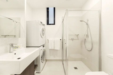 Whitehorse Apartments Hotel - Accommodation Whitsundays 1