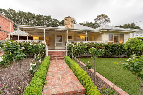 Lovely 5BR Full House In Glen Waverley, Walk To Train, Bus & Shops - Accommodation Whitsundays 16