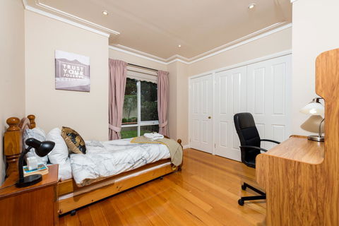 Lovely 5BR Full House In Glen Waverley, Walk To Train, Bus & Shops - Accommodation Whitsundays 9