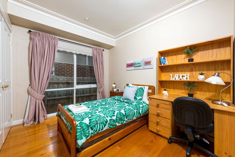 Lovely 5BR Full House In Glen Waverley, Walk To Train, Bus & Shops - Accommodation Whitsundays 8