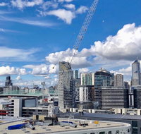 Pride Docklands Waterfront Apartment City View - Accommodation Whitsundays