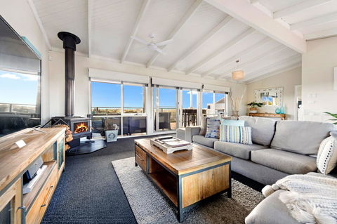 Beachside House - Accommodation Whitsundays 0