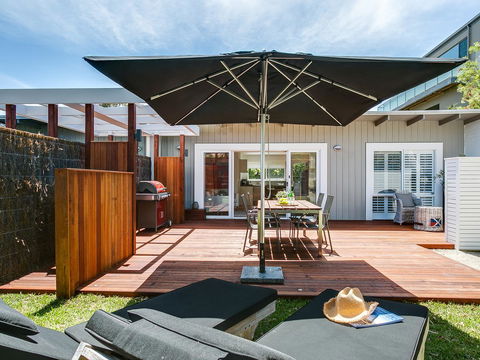 Capella Villa No. 4 - Stunning Luxury Decor Inside And Out - Accommodation Whitsundays 0